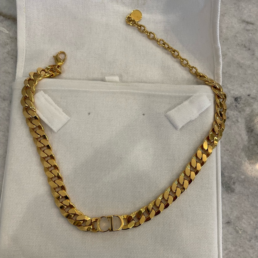 CHRISTIAN DIOR
Danseuse Étoile Choker Necklace 100% authentic